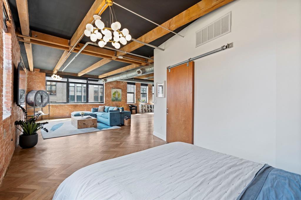 Elm Place Residences - Residential