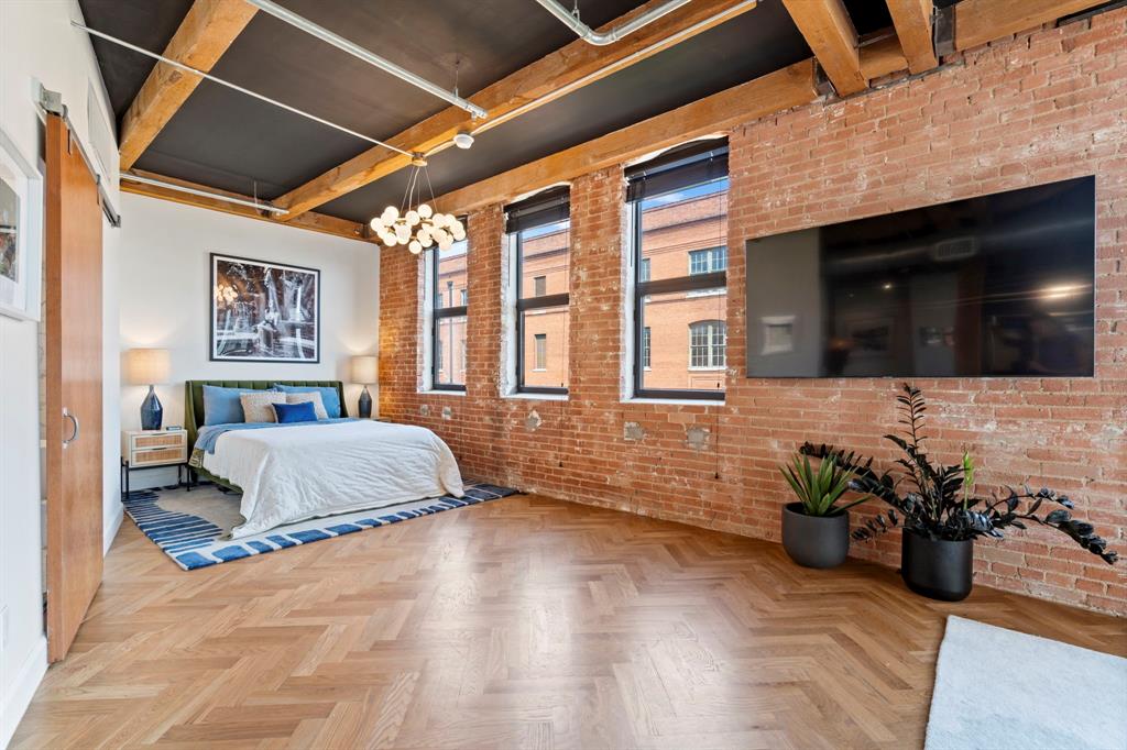 Elm Place Residences - Residential