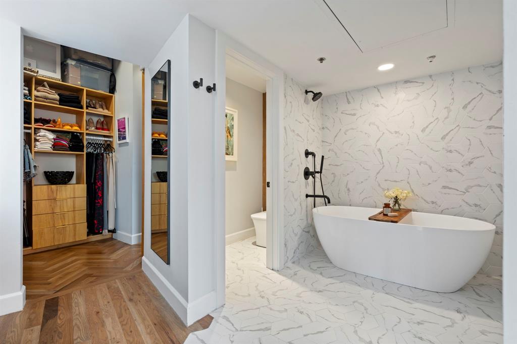 Elm Place Residences - Residential