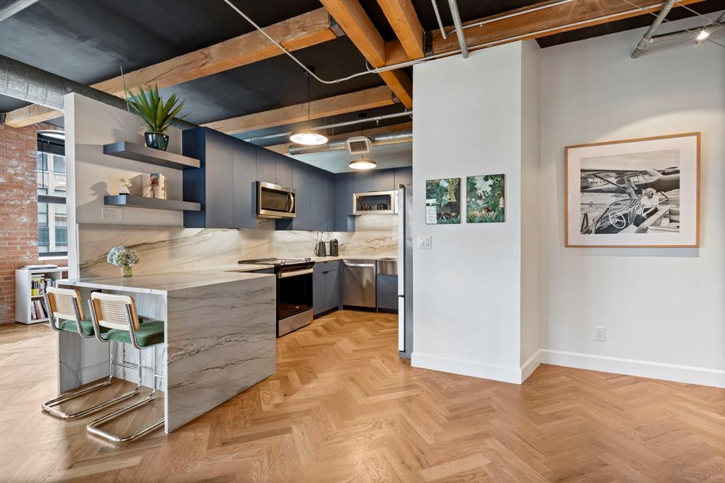 Elm Place Residences - Residential