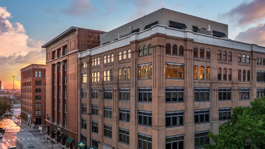 Elm Place Residences - Residential