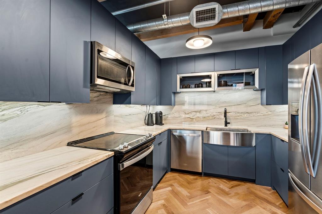 Elm Place Residences - Residential