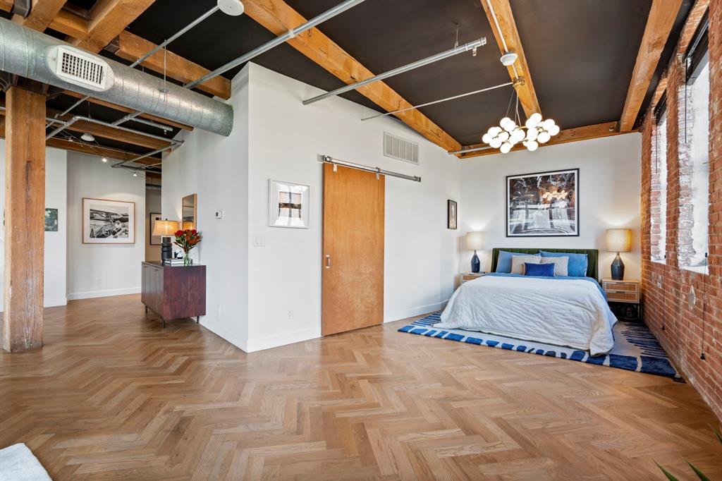 Elm Place Residences - Residential