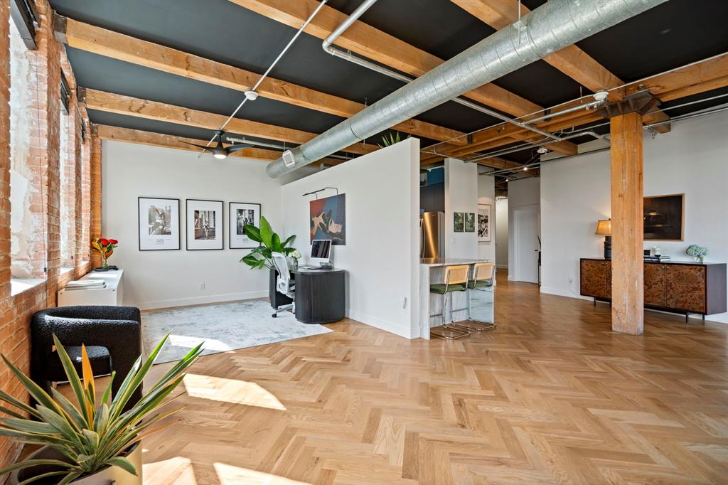 Elm Place Residences - Residential