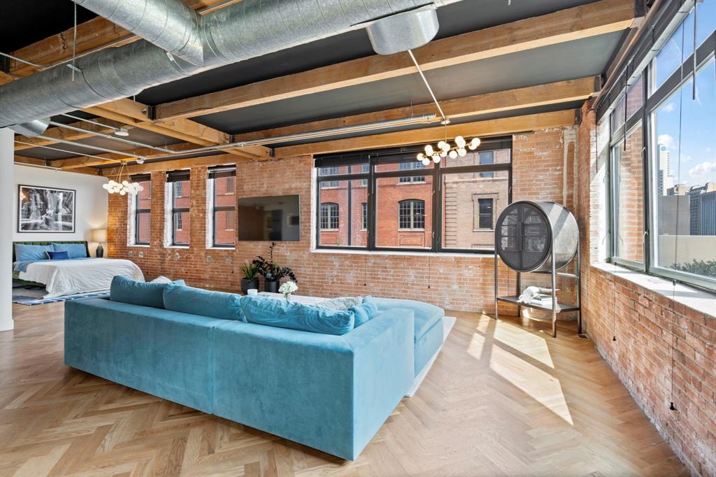 Elm Place Residences - Residential