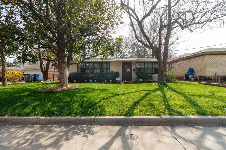 In the heart of OAK CLIFF this house has a huge lot that offers lots of parking.  Home is a 3 bedroom 1.5 bathroom home that has been completely remodeled.  Has a gated garden area that can be used as a dog walk area.  Original wood floors throught the house.  Each bedroom is good size.  Come and take a look!