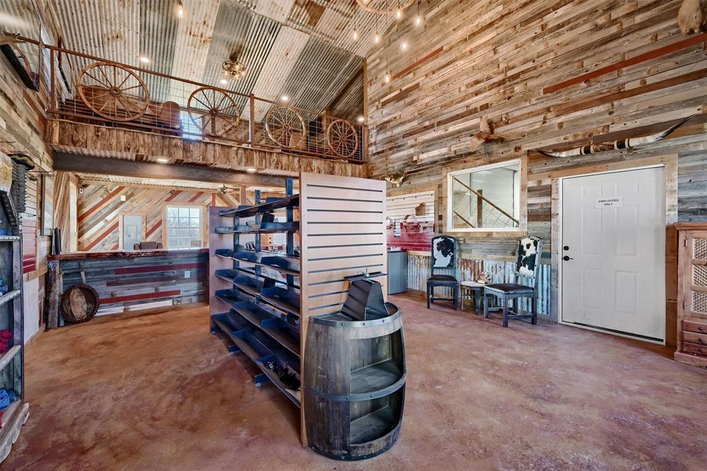 Bennett DW - Commercial Sale