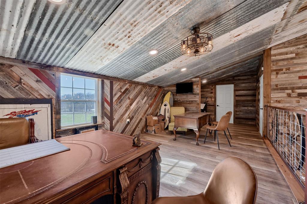 Bennett DW - Commercial Sale