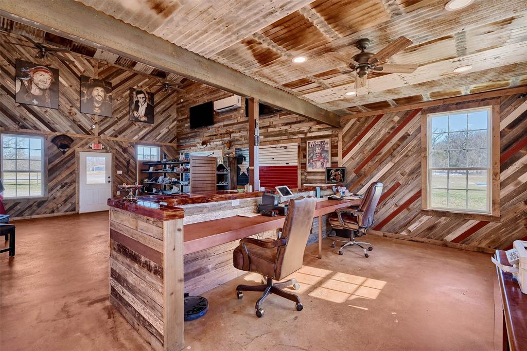 Bennett DW - Commercial Sale