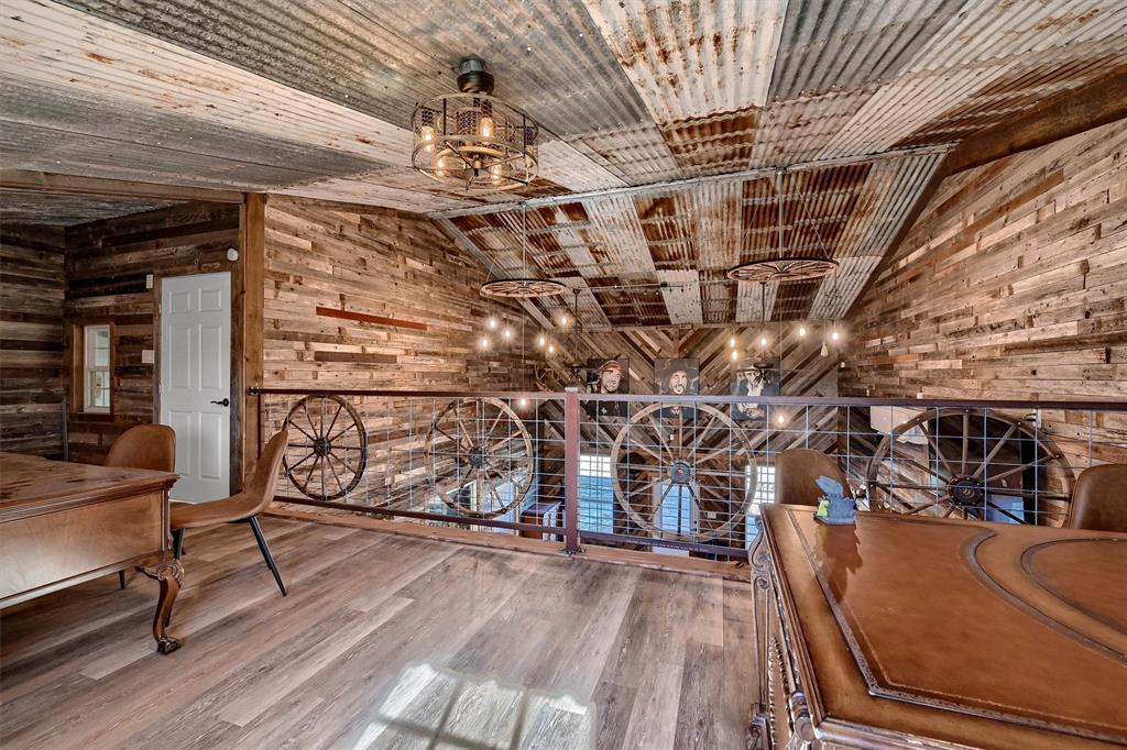 Bennett DW - Commercial Sale