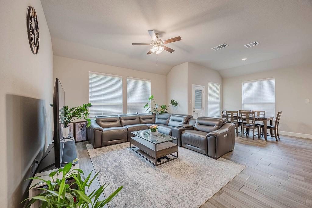 Alcove Hickory Crk - Residential