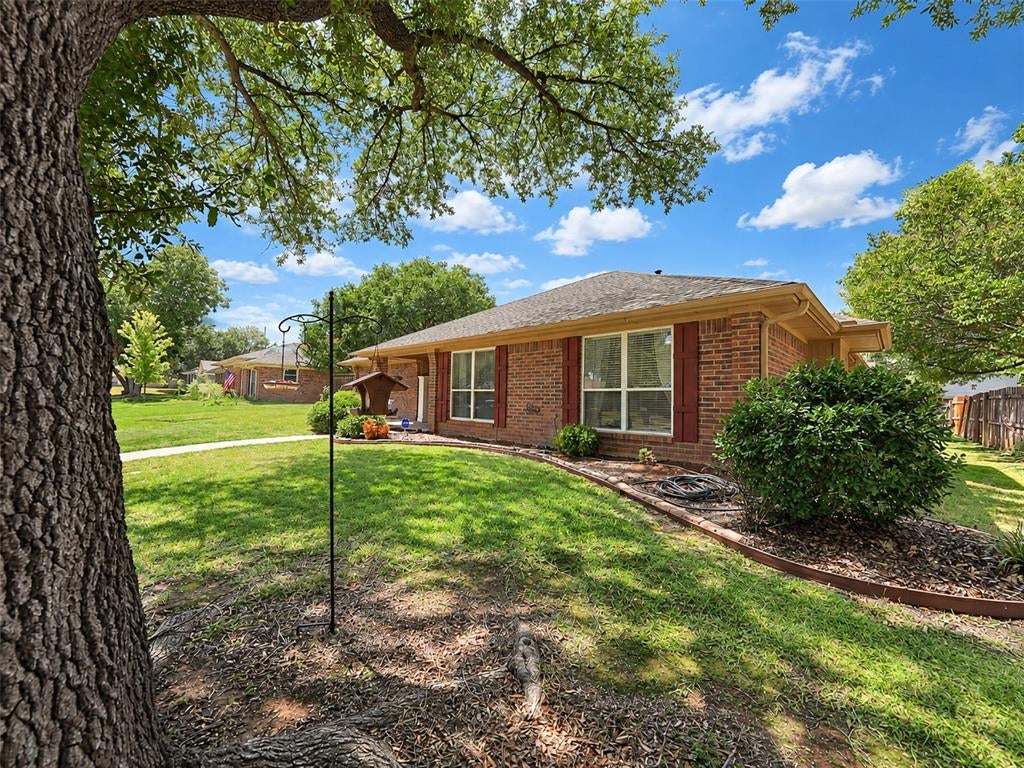 2136 Goldfinch Drive