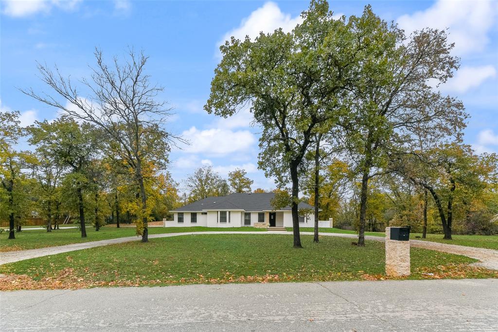 2001 Meadowview Drive