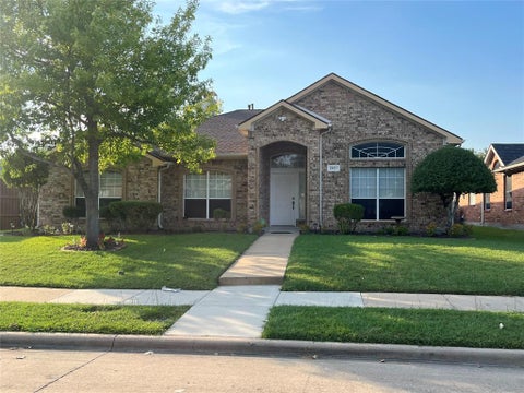 Photo of 2621 Hackberry Creek, Mesquite, TX 75181 (MLS # 21372694)