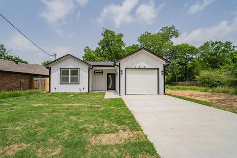 Photo of 103 Ross Street W, Sulphur Springs, TX 75482 (MLS # 21256090)