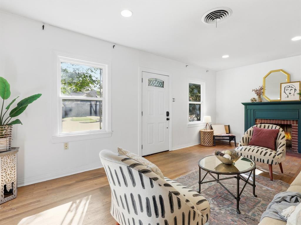 3804 Pershing Avenue