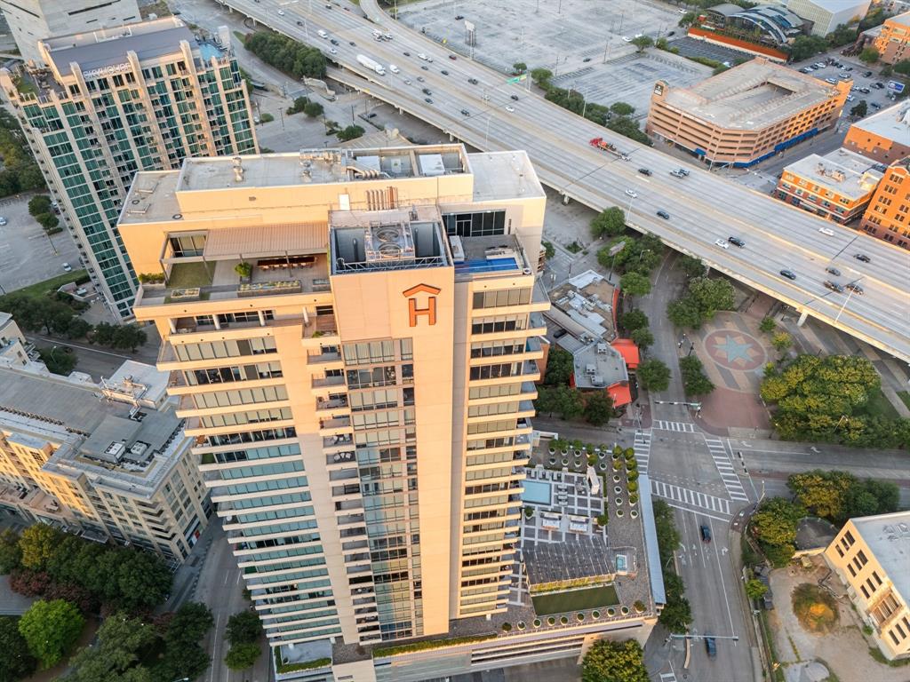 The House Condos - Residential