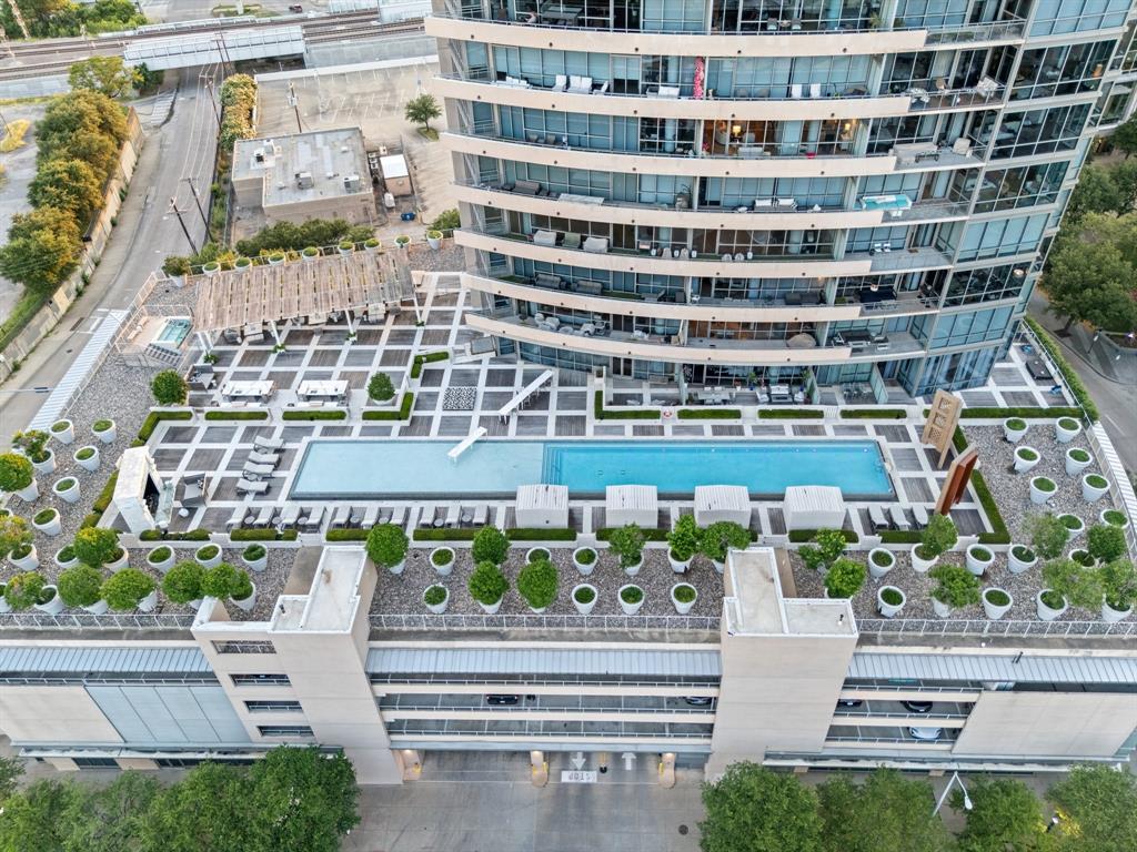 The House Condos - Residential