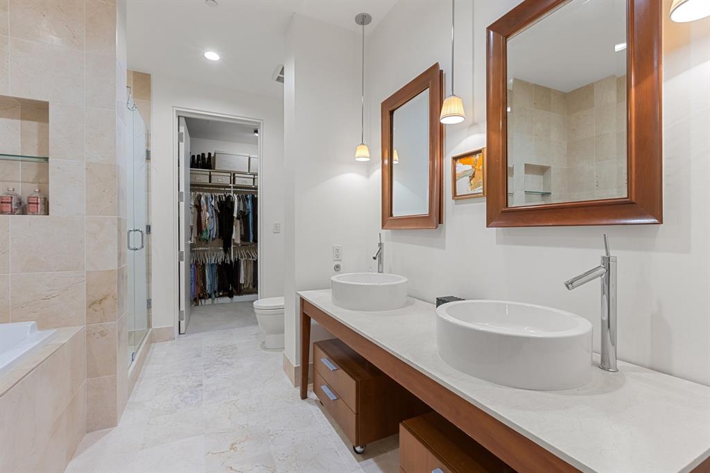 The House Condos - Residential