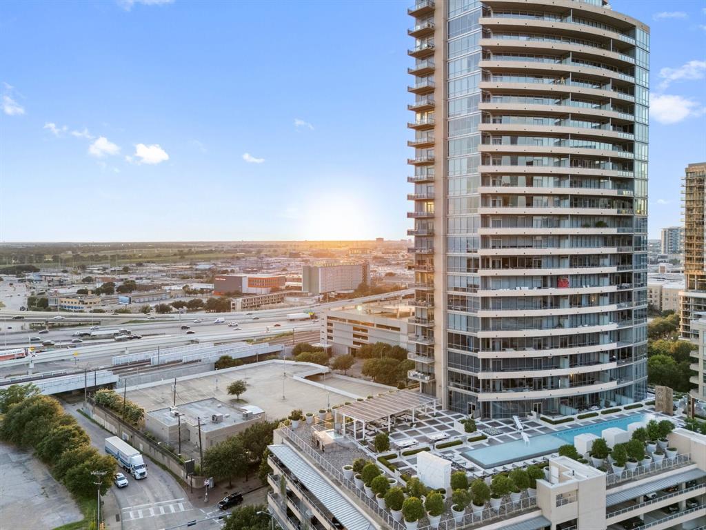 The House Condos - Residential