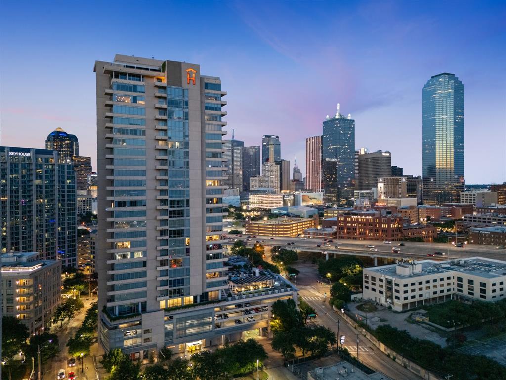 The House Condos - Residential