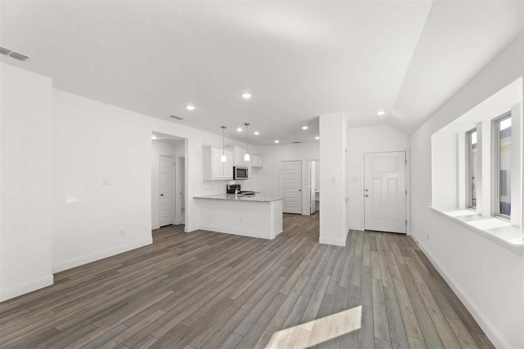 1636 Meadow Crest Drive