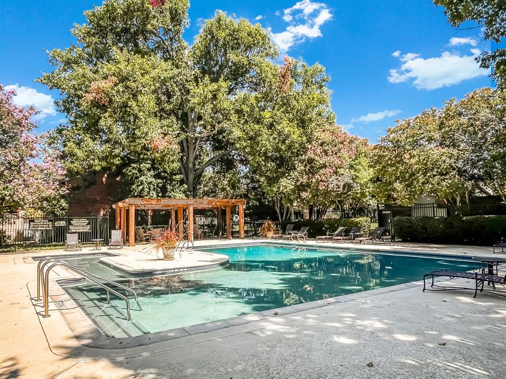 Preston Square Twnhms - Residential