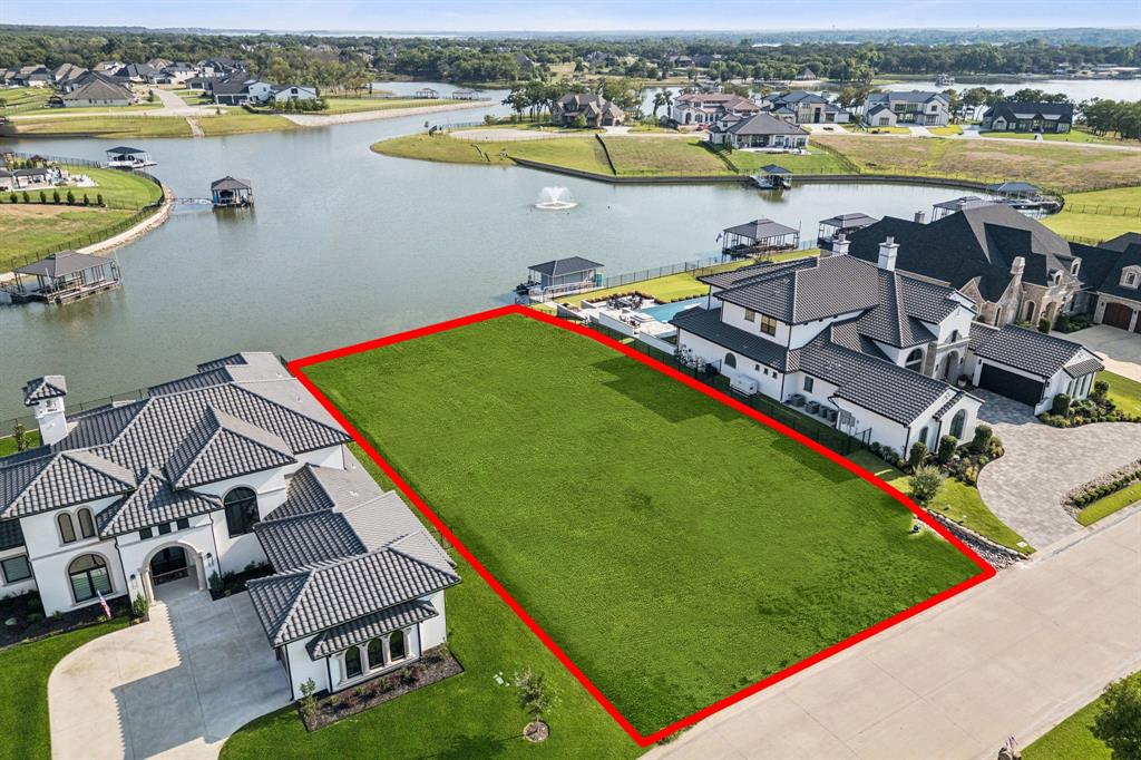 RESORT ON EAGLE MOUNTAIN LAKE - Land