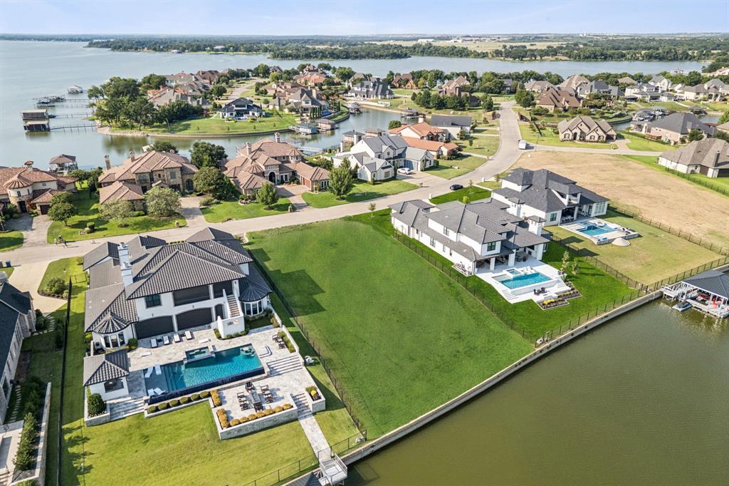 6137 Lakeside Drive