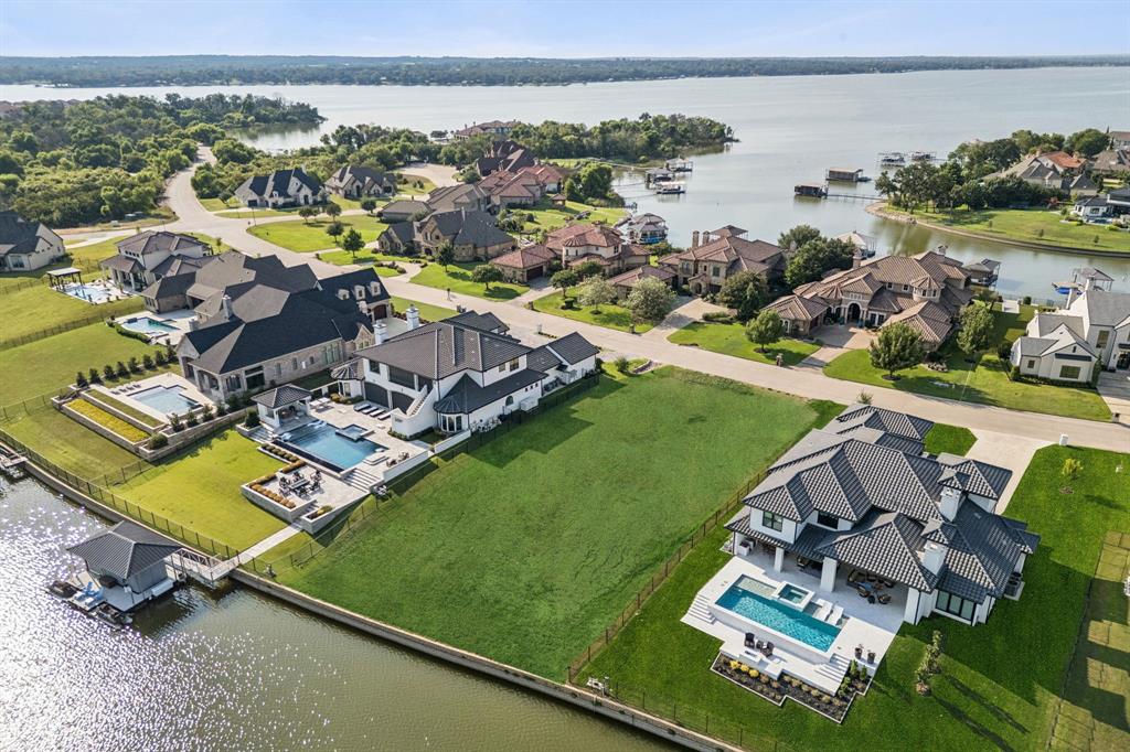 6137 Lakeside Drive