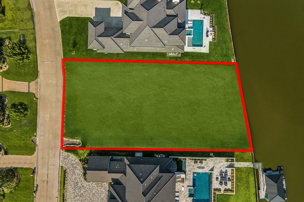 RESORT ON EAGLE MOUNTAIN LAKE - Land