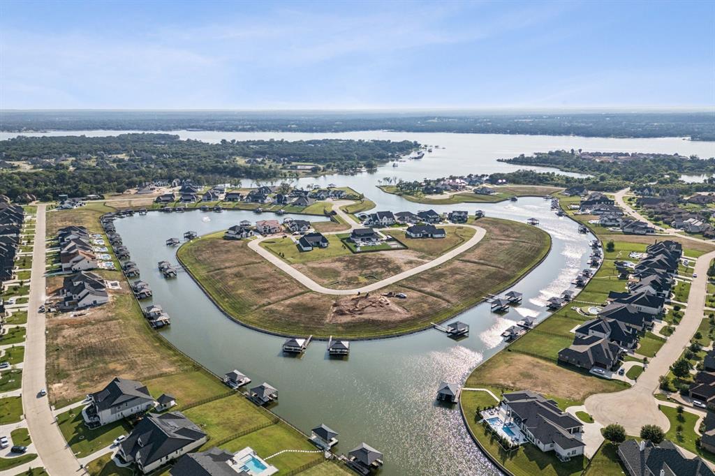 RESORT ON EAGLE MOUNTAIN LAKE - Land