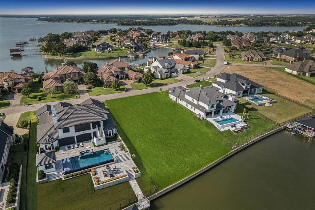 RESORT ON EAGLE MOUNTAIN LAKE - Land