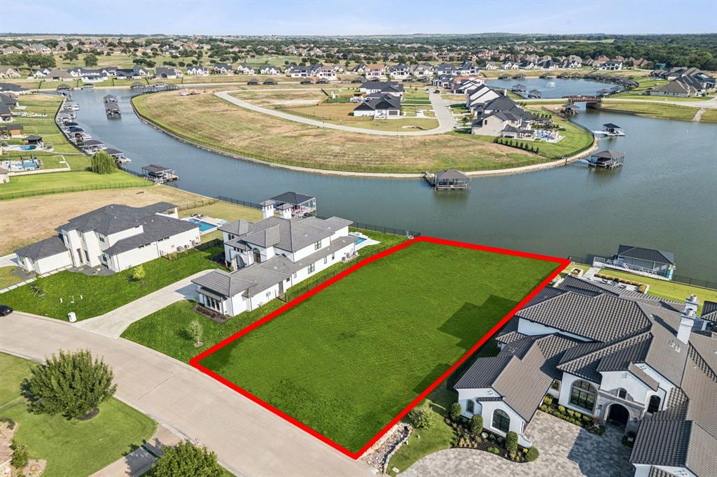 RESORT ON EAGLE MOUNTAIN LAKE - Land