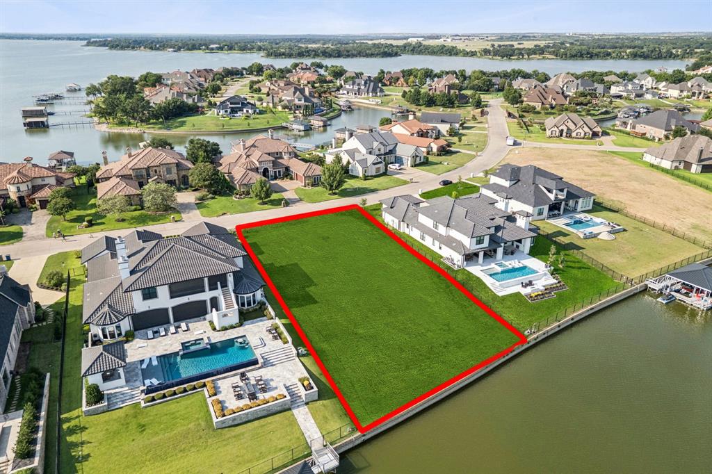 RESORT ON EAGLE MOUNTAIN LAKE - Land