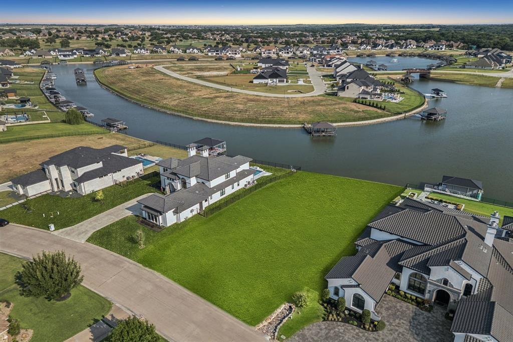 RESORT ON EAGLE MOUNTAIN LAKE - Land