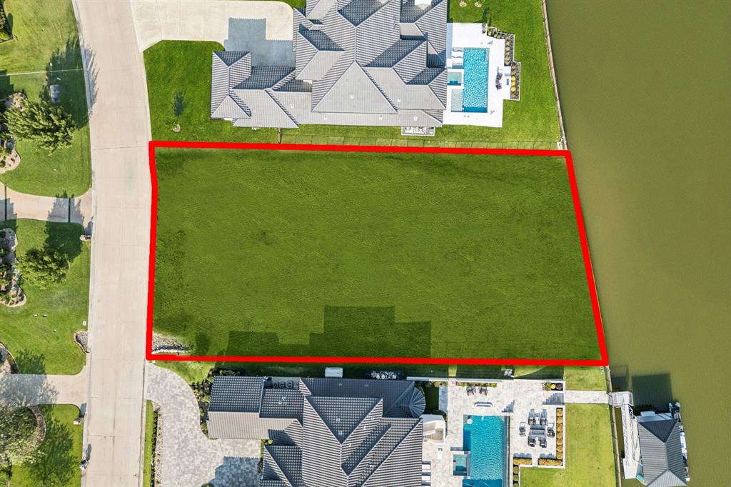 RESORT ON EAGLE MOUNTAIN LAKE - Land