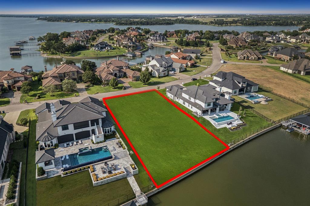 RESORT ON EAGLE MOUNTAIN LAKE - Land