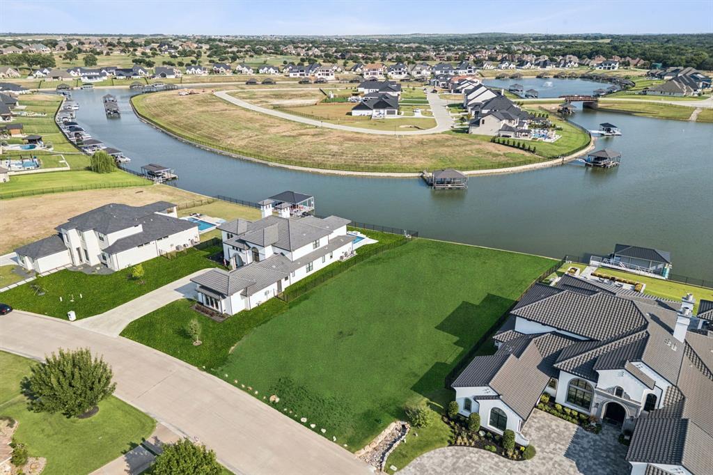 6137 Lakeside Drive