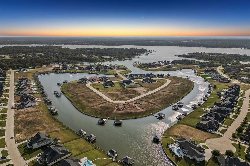 RESORT ON EAGLE MOUNTAIN LAKE - Land