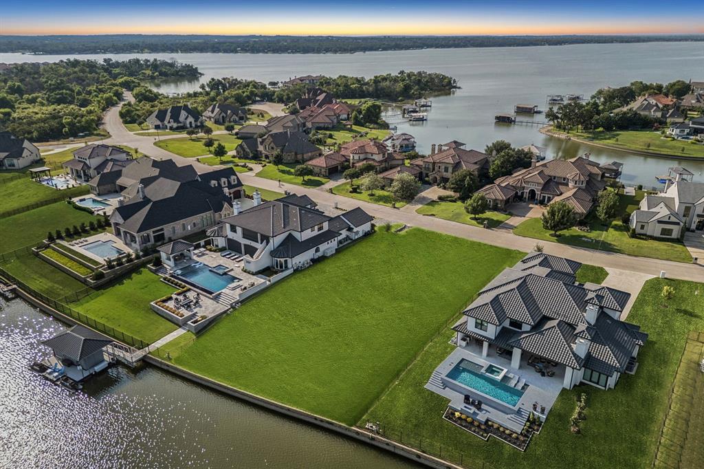 RESORT ON EAGLE MOUNTAIN LAKE - Land