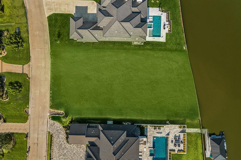 RESORT ON EAGLE MOUNTAIN LAKE - Land