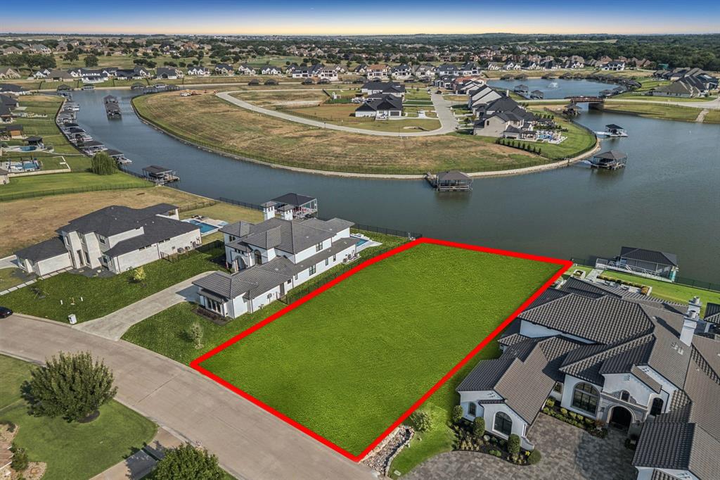 RESORT ON EAGLE MOUNTAIN LAKE - Land