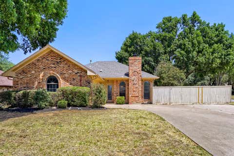 Photo of 2212 Oak Bluff Drive, Flower Mound, TX 75028 (MLS # 21359493)