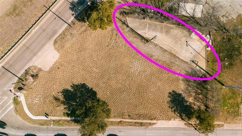 Tiny photo for 1020 US Highway 80 E, Mesquite, TX 75149 (MLS # 20877037)