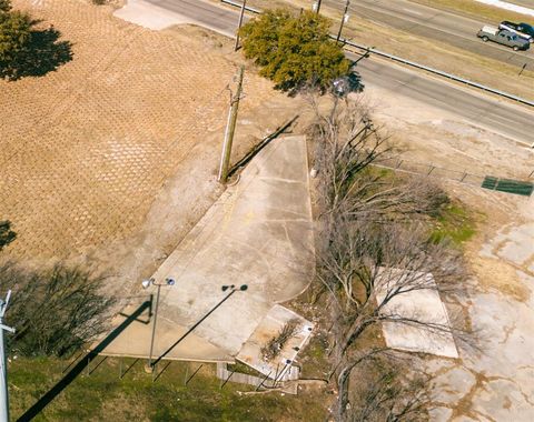 Tiny photo for 1020 US Highway 80 E, Mesquite, TX 75149 (MLS # 20877037)