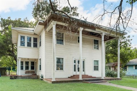 A home in Kaufman