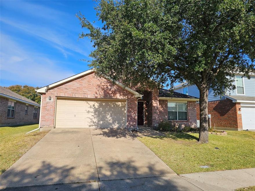 Well maintained single story home.   3 Bedrooms + a Dining Room that could be used as a Playroom or Office.   Large and open Family Room with corner fireplace combines with Kitchen and Breakfast Room with a view of the spacious backyard.   Backyard offers a covered patio!   Family room has pretty corner fireplace, tall ceilings and wood floors in entry, dining & walkways to bedrooms.   Primary bedroom is at back of home separate from other 2 bedrooms.