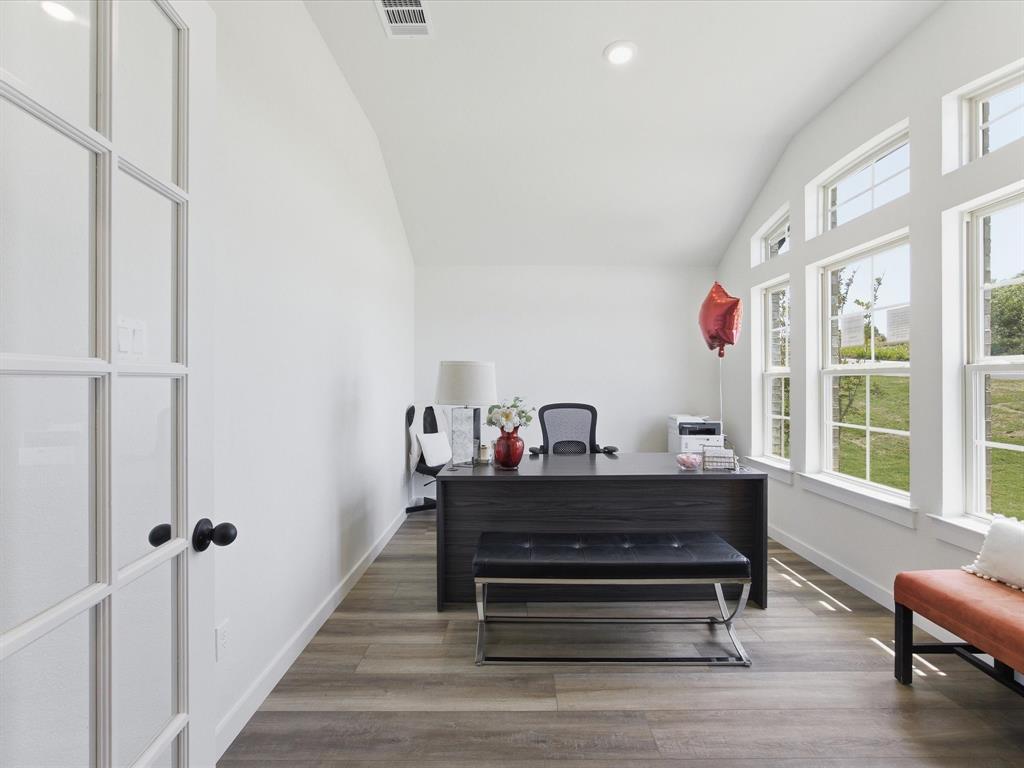 1537 Dresser Street