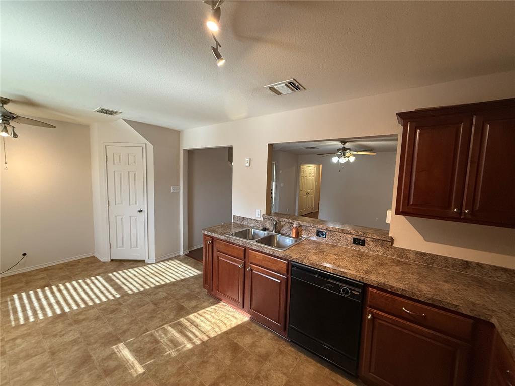 Trail Lake Estates Add - Residential Lease